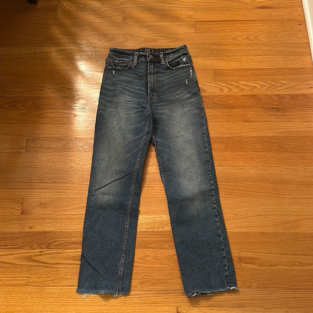 Abercrombie and Fitch Natural High Rise Ankle Straight Size 25 Jeans